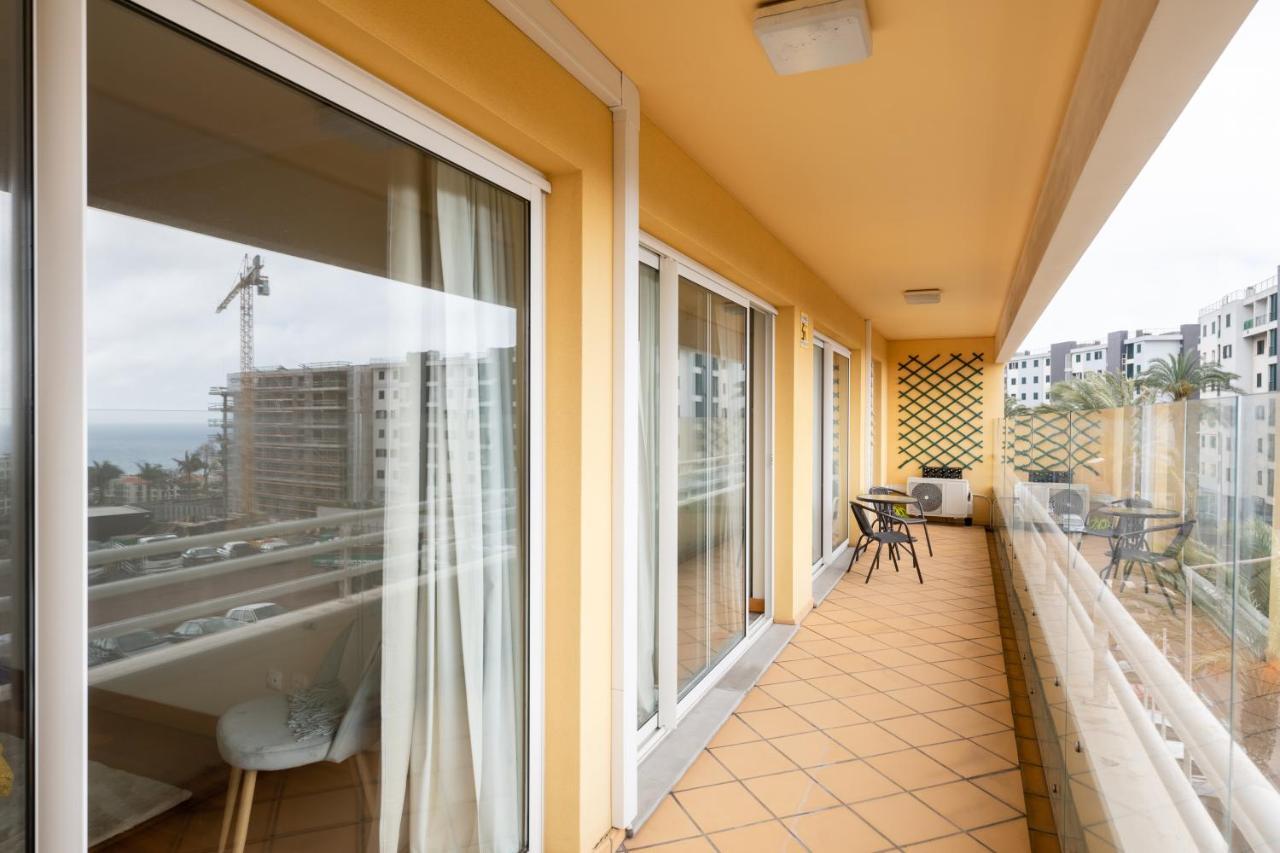By The Sea II - Calmo Com Piscina E Vista Mar. Apartment Фуншал Екстериор снимка