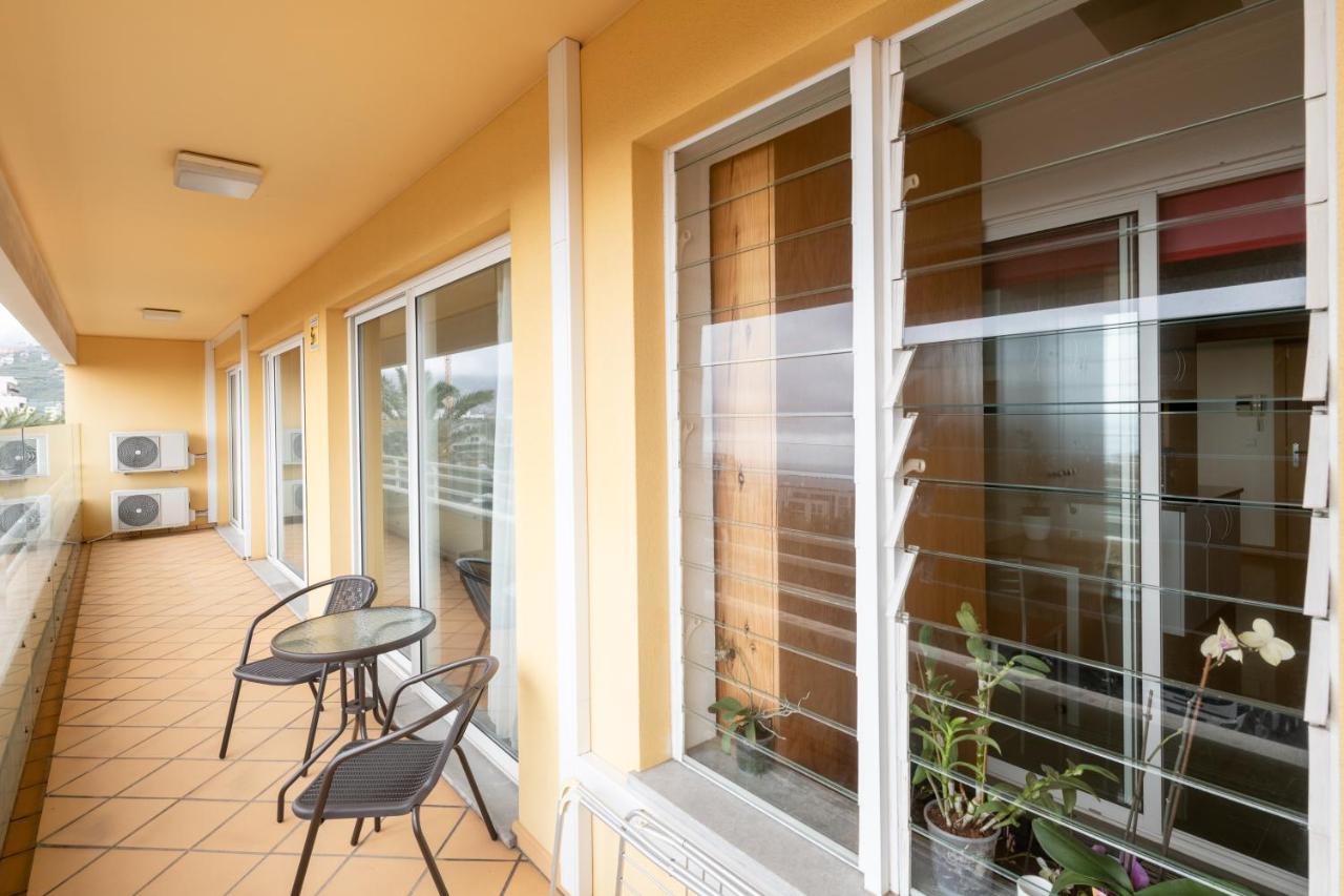 By The Sea II - Calmo Com Piscina E Vista Mar. Apartment Фуншал Екстериор снимка